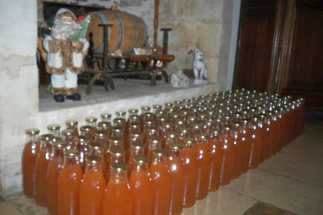 La Roulotte De Pommette Et Billy Bed & Breakfast La Hoguette Dış mekan fotoğraf
