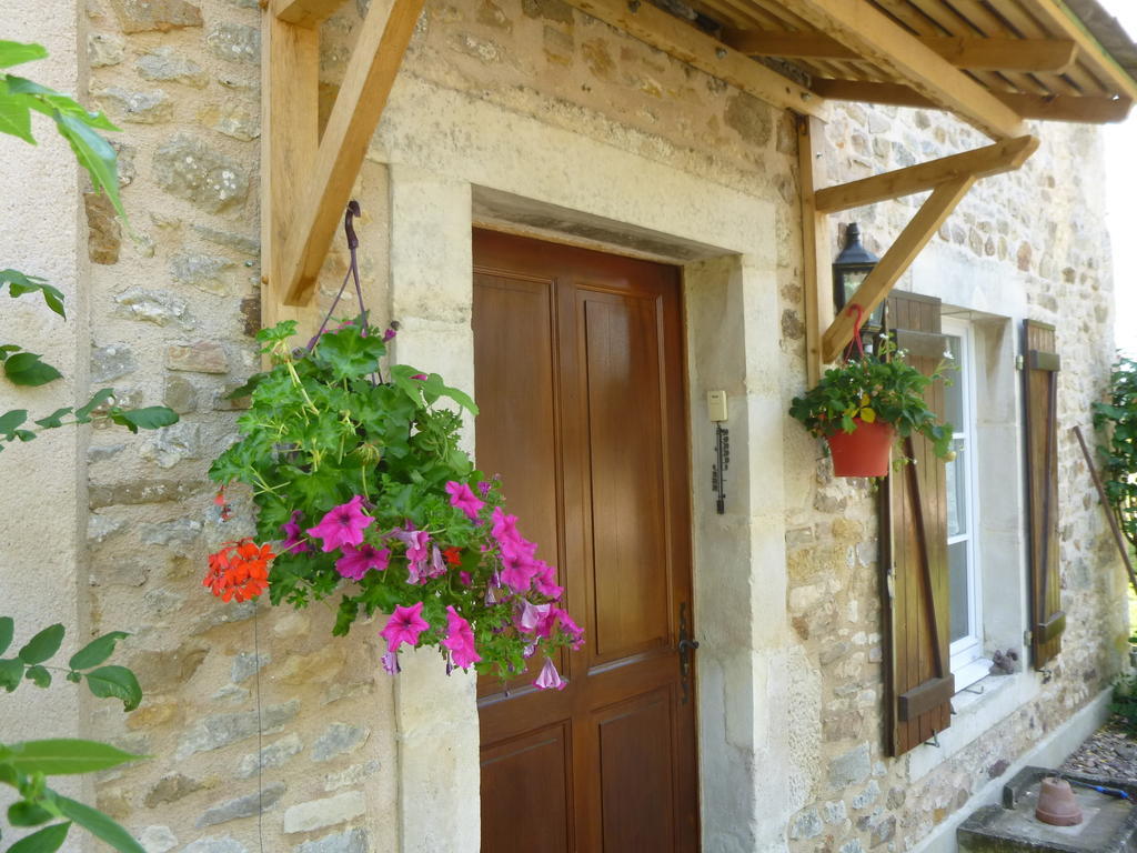 La Roulotte De Pommette Et Billy Bed & Breakfast La Hoguette Dış mekan fotoğraf
