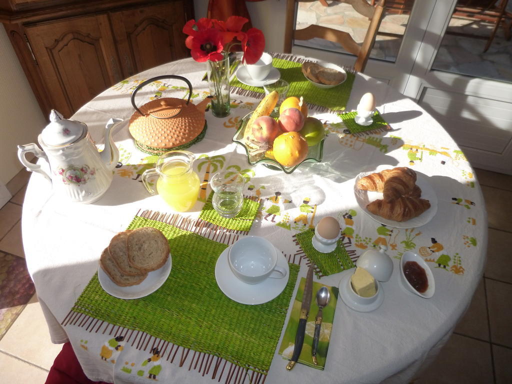 La Roulotte De Pommette Et Billy Bed & Breakfast La Hoguette Dış mekan fotoğraf